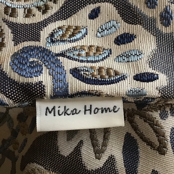 FINAL SALE NWOT Mika Home Paisley Flower Jacquard Pillow Cover (22”x22”) - Picture 5 of 5